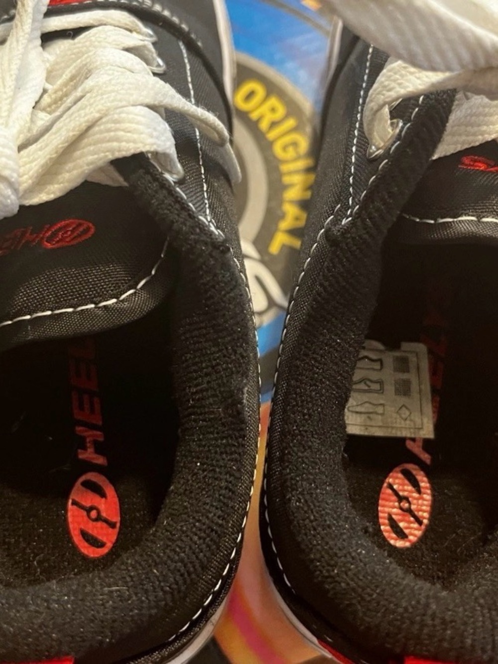 Heelys Kids Black Sneakers - Size 3 - Picture 5 of 11